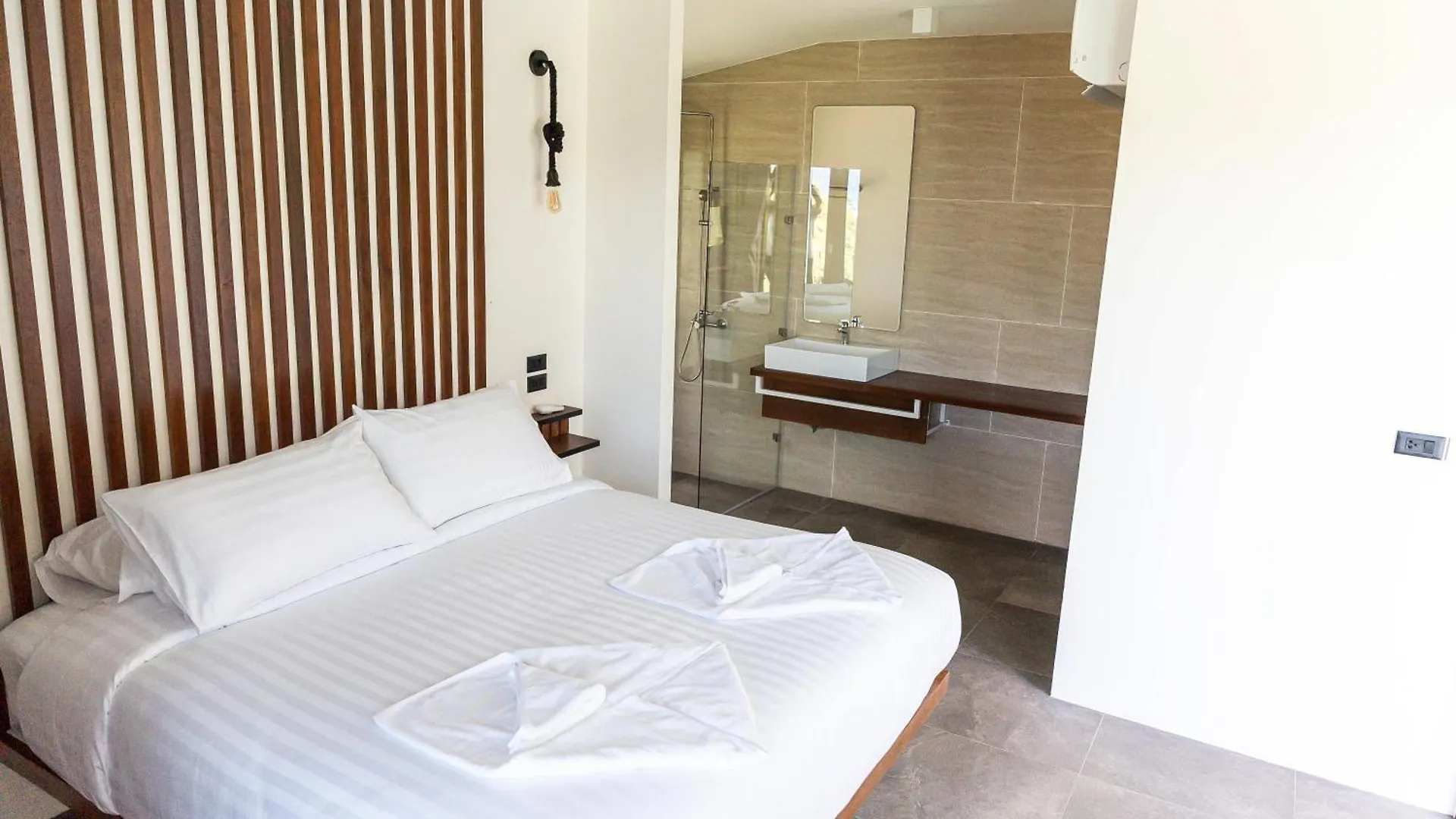 Mae Ya Resort Ko Tao 4*,