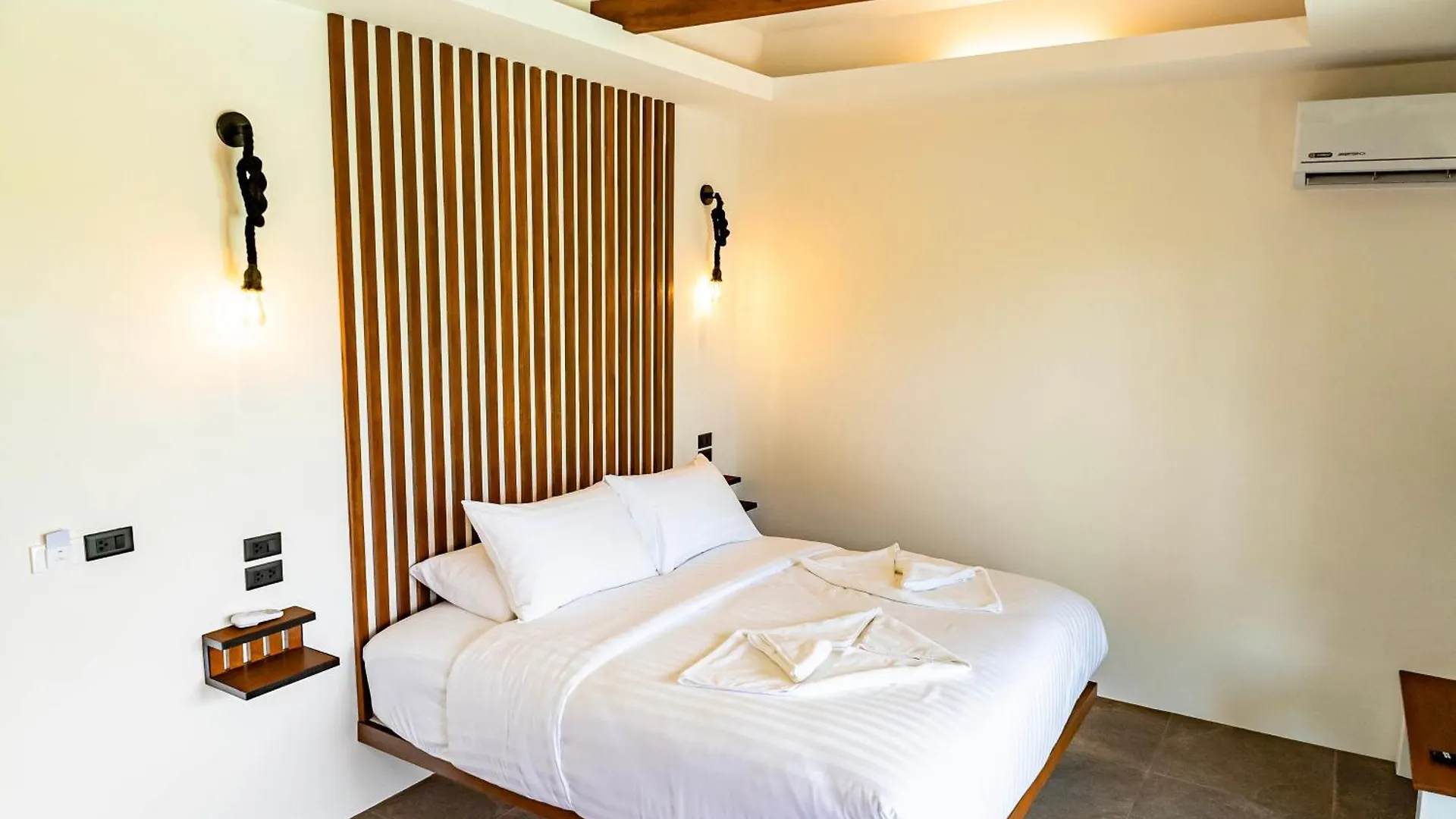 Mae Ya Resort Ko Tao 4*,  Thailandia